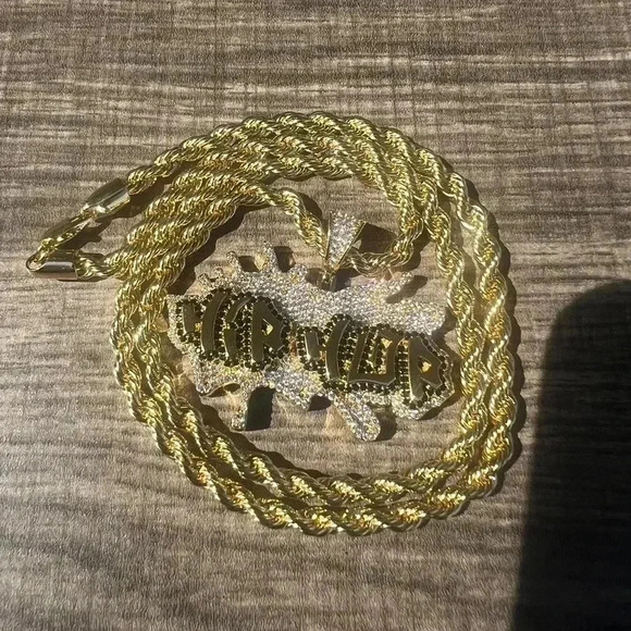 Rope Necklace & “Hip Hop” Pendant - Picture 2 of 2